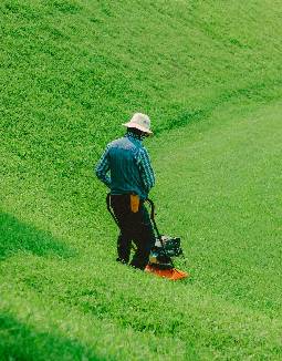 Affordable lawn mowing Fraser Rise Vic